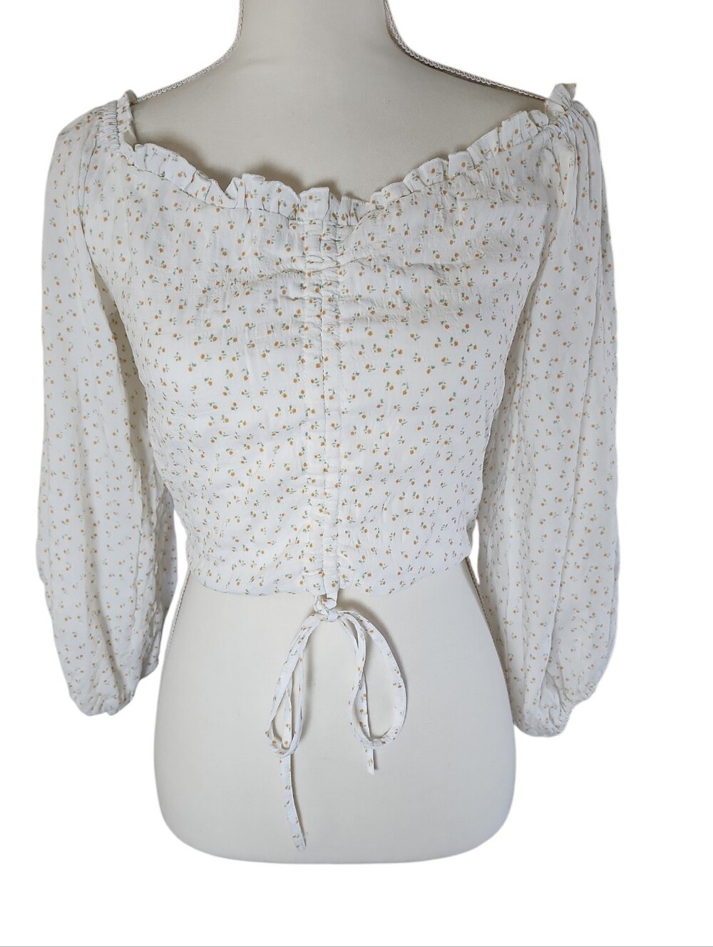 Hers & Mine Floral Smocked Cropped Long Sleeve Top Nwt Size Medium